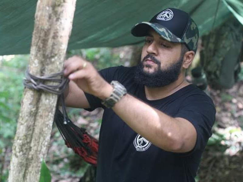 EINSTEIN BANO - PERFIL